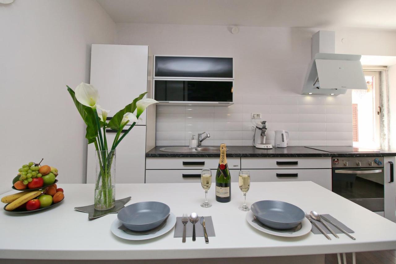 Carrera Corner Apartment Rovinj Buitenkant foto